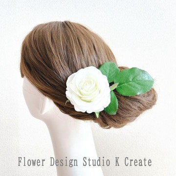 白色玫瑰與葉片髮飾 髮飾 白色 玫瑰 薔薇 花徑 8cm 佛朗明哥 白色 舞蹈 入學式 畢業式 袴 成人式