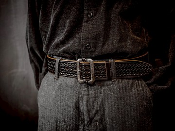 Tooled Leather Belt 籃紋茶芯皮革腰帶 - 黑色茶芯
