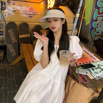 2022夏季新款法式高級感初戀茶歇寬松蓬蓬白色連衣裙超仙女泡泡袖