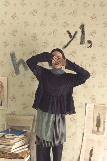 深藍色透膚皺皺感罩衫