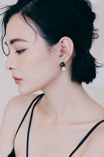 COR-DATE / 藍白珍珠耳環 / 限量販售