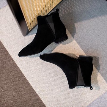 英倫尖頭翻毛皮短靴女粗跟平底低跟加絨磨砂馬丁靴中跟黑大碼4043