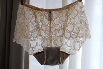 閃耀之吻・銀纖維抗菌系列・法式蕾絲中腰平口褲・台灣製