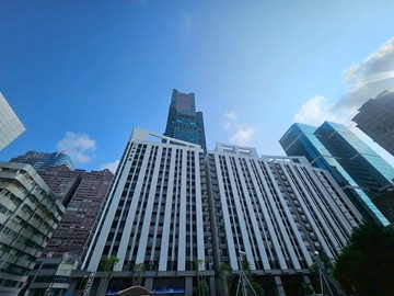 高雄亞灣星光海景高樓3房車位			 			   ｜高雄市苓雅區三多四路