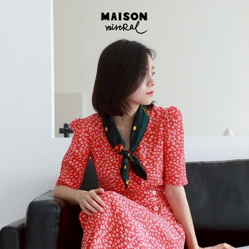 Maison Mistral 藝術家原創插畫天堂鳥系列  墨綠色絲巾真絲方巾