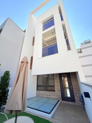 【 岡山現代美學・竹圍學區｜獨棟質感車墅】｜高雄市岡山區大新街