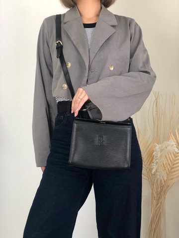 【 日本直送 名牌中古包 】FENDI 芬迪 肩背包 黑色 Logo 皮革 壓印 vintage 古董 老品 asc2di