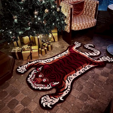 香港 RAW EMOTIONS 西藏虎毯 櫻桃紅 - M號150x89cm