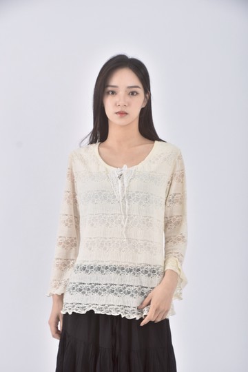 (S) yuanfadesignV領白色長袖上衣