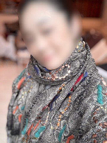 【聖誕禮物】喀什米爾水煮羊毛手工刺繡圍巾披肩蛇紋深灰咖色刺繡