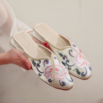 新款夏季包頭半拖鞋老北京布鞋女可外穿涼拖復古旗袍繡花鞋民族風