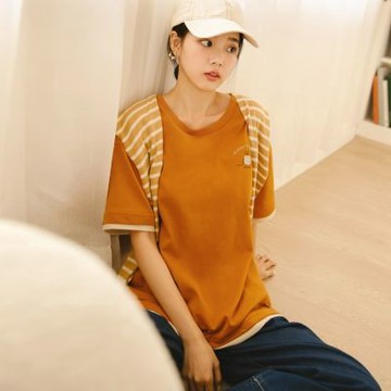 OB嚴選-咖啡廳家族．司康妹妹撞色假兩件短袖TEE《KG1409-》