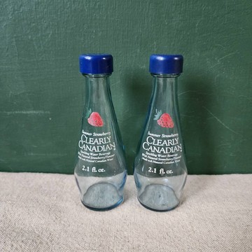 CLEARLY CANADIAN草莓風味玻璃瓶鹽罐胡椒罐一組