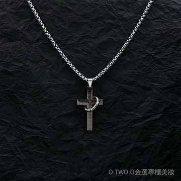 【臺灣出貨】新款十字架字母項鏈歐美潮流嘻哈個性小衆鈦鋼男女配飾 9BL0