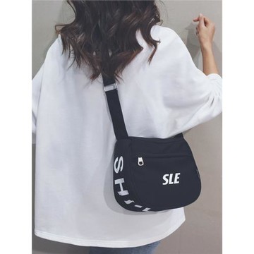 日系潮流斜挎包女學大生上課帆布包上班通勤單肩包運動旅行餃子包