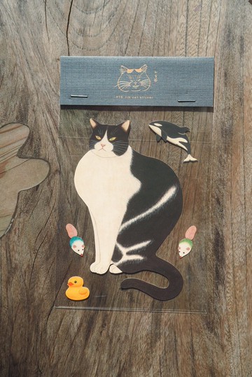 賓士貓與他的玩具。韓國藝術家創作 貓咪貼紙