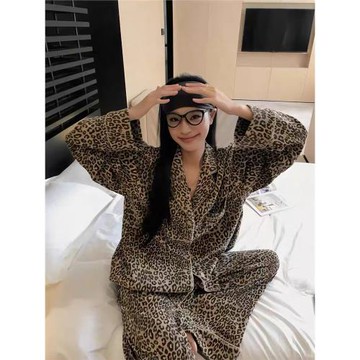 秋冬季高級感豹紋睡衣女2025新款加厚德絨保暖寬松網紅家居服套裝