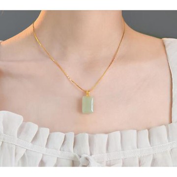 ANGEL 圓潤精美天然和田玉無事牌項鍊(綠色)