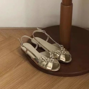 一字扣帶花朵平底涼鞋女2024夏新款小眾設計復古魚嘴露趾涼拖女鞋