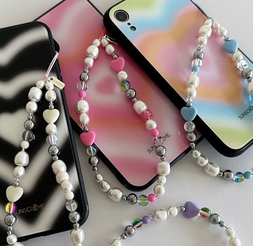 黑曜石手機掛繩：黑曜石有助於趨吉避凶，驅散負能量。