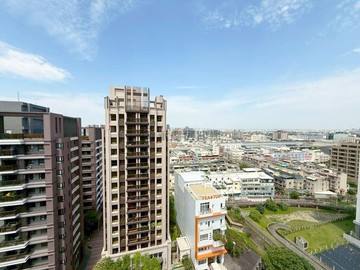 裝潢戶惠宇朗庭次頂樓機捷北屯好市多寶輝對面｜台中市北屯區敦富路
