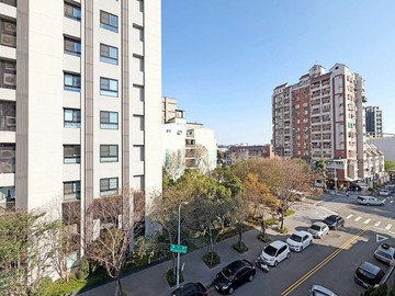 買屋找小楊 八期豐樂公園臨路大地坪車庫別墅｜台中市南屯區豐順街