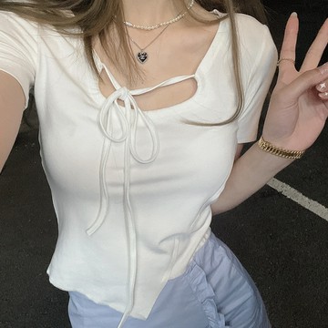 【台灣出貨🔥】纯欲辣妹T恤 修身顯瘦短款上衣 ins超火系帶短袖 打底衫 不規則上衣 小眾設計收腰短袖