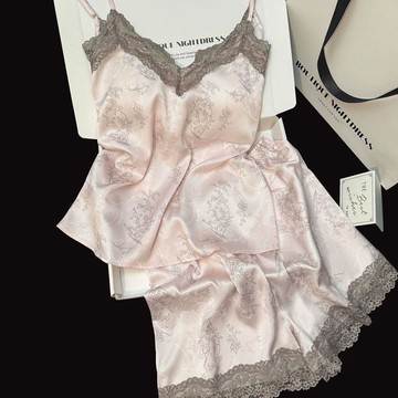 ♡ 𝑪𝒉𝒊𝒄 𝒖 ♡夏季高級冰絲印花帶胸墊睡衣女性感蕾絲露背吊帶短褲家居服套裝