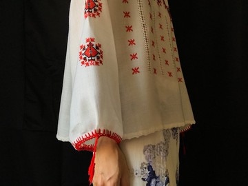 羅馬尼亞手工古董十字繡上衣