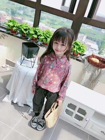 春秋季新款童裝 女童可愛花朵T恤 兒童翻領套頭打底衫上衣1入