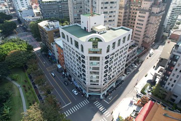 (獨賣)科博館草悟道絕無僅有角間賺錢店面｜台中市西區博館路