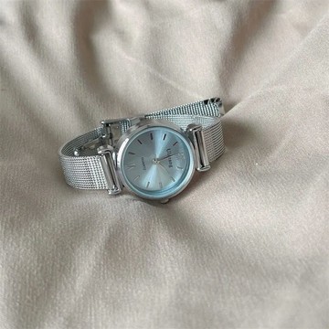 免運🔥海藍鏈條簡約少女款手錶女高中生防水ins風時尚百搭小錶盤中學生簡約 石英錶 運動錶 防水手錶 學生錶 考試手錶