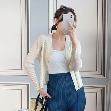 ??三宅開衫上衣女外搭氣質小眾春秋薄款休閑百搭長袖褶皺短外套披肩