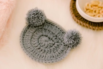 簡約 絨毛耳朵 熊熊杯墊 純手工 編織杯墊 霧灰色 四入一組