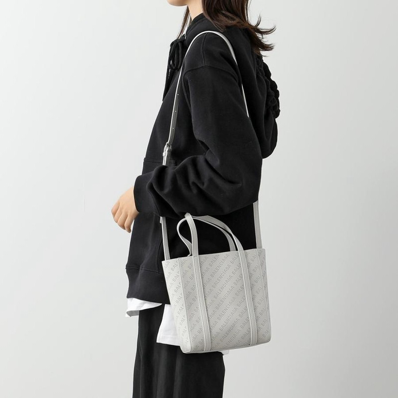 付属品はありませんBALENCIAGA パンチングロゴトート