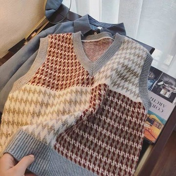 寬鬆遮肉大尺碼針織背心 復古菱格V領撞色毛衣馬甲 春秋穿搭 韓系微胖穿搭 梨形身材外搭 大尺碼女裝