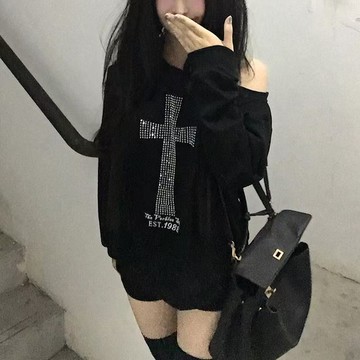 ♡ 𝑪𝒉𝒊𝒄 𝒖 ♡亞比千禧古早十字架燙鑽斜肩衛衣長袖辣妹寬鬆顯瘦休閒百搭上衣女