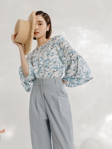 涼感．舒涼雪紡暈染印花一字領平口傘袖上衣