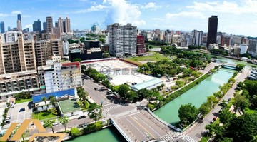 電梯金店面｜市中心霸氣稀有大地坪面寬店面｜高雄市前金區市中一路