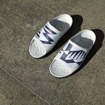 【 Uin 】西班牙原創設計 | 棱形鏡彩繪男休閒 涼拖鞋