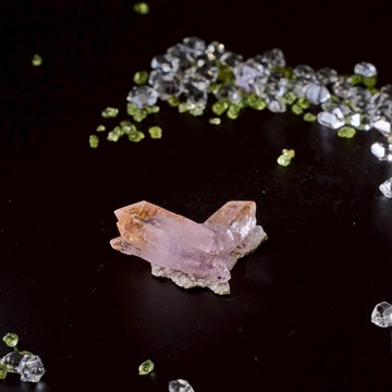 克魯茲紫水晶｜ 珍稀礦 Vera Cruz 克魯茲紫水晶 圖桑帶回 天然水晶 空間擺件 S25BO11-003