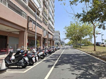 岡山雙捷運旁大面寬黃金店面1+2樓｜高雄市岡山區大仁南路