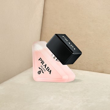 🔜快速出貨【PRADA】唯我莫測髮香噴霧 |享 刺繡貼紙+隨行香|輕盈白花香調|生日禮物