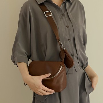 大包小包-盒狀結構側背包-咖啡色