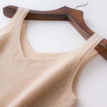 顯瘦百搭吊帶背心針織寬松v領套頭內搭2024年秋季羊毛女無袖冬季