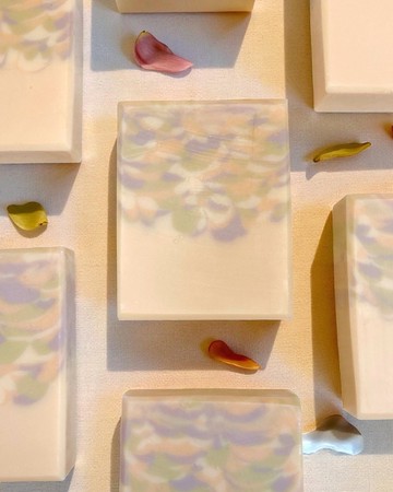 小花暖暖—洗臉皂-無棕櫚油、無精油皂-冬天必備-滋潤不乾