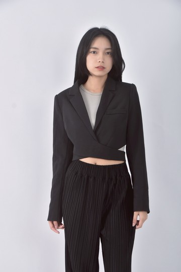(S) 【九粒私服】cider質感修身短版黑色外套