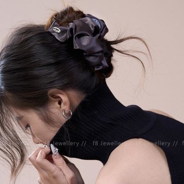 氣質云朵褶皺抓夾女高級感2025新款輕奢后腦勺盤發發夾鯊魚夾頭飾