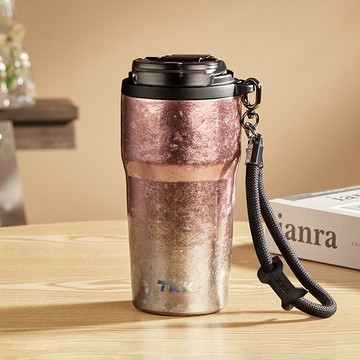 【TKK】洛奇系列 純鈦Ti 保溫咖啡杯630ML-鈦粉金(禮盒組)