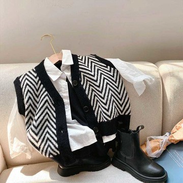 【【台灣出貨】】 韓版兒童紗線馬甲眯眯眼秋季新品男女童波浪紋馬甲寶寶無袖毛衣潮      男童毛衣兒童毛衣